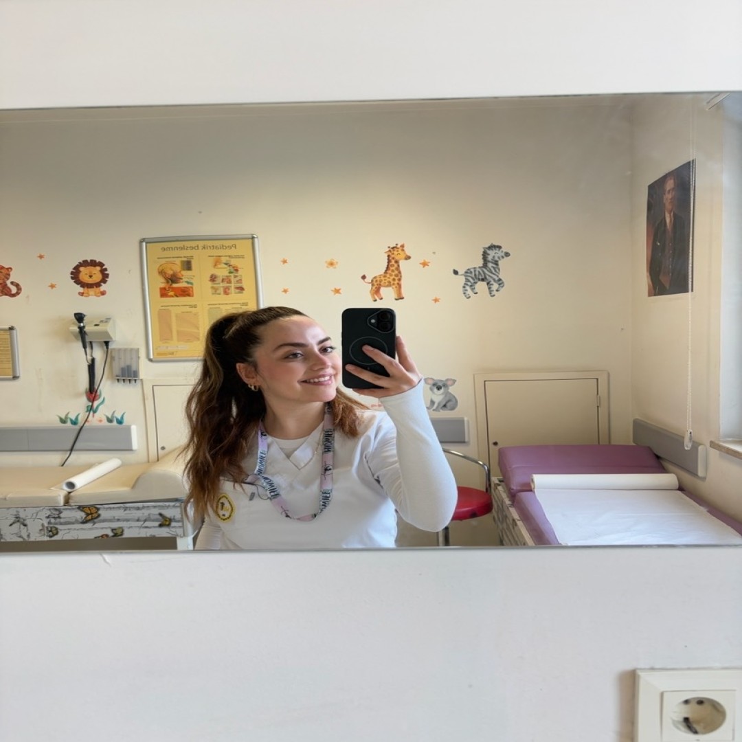 Int. Ebe Yaren Öztürk | 